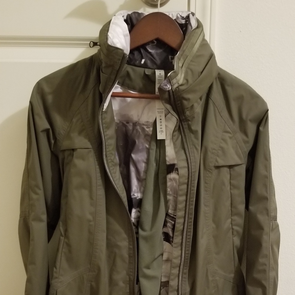 Lululemon Fatigue Fo Drizzle Rain Jacket